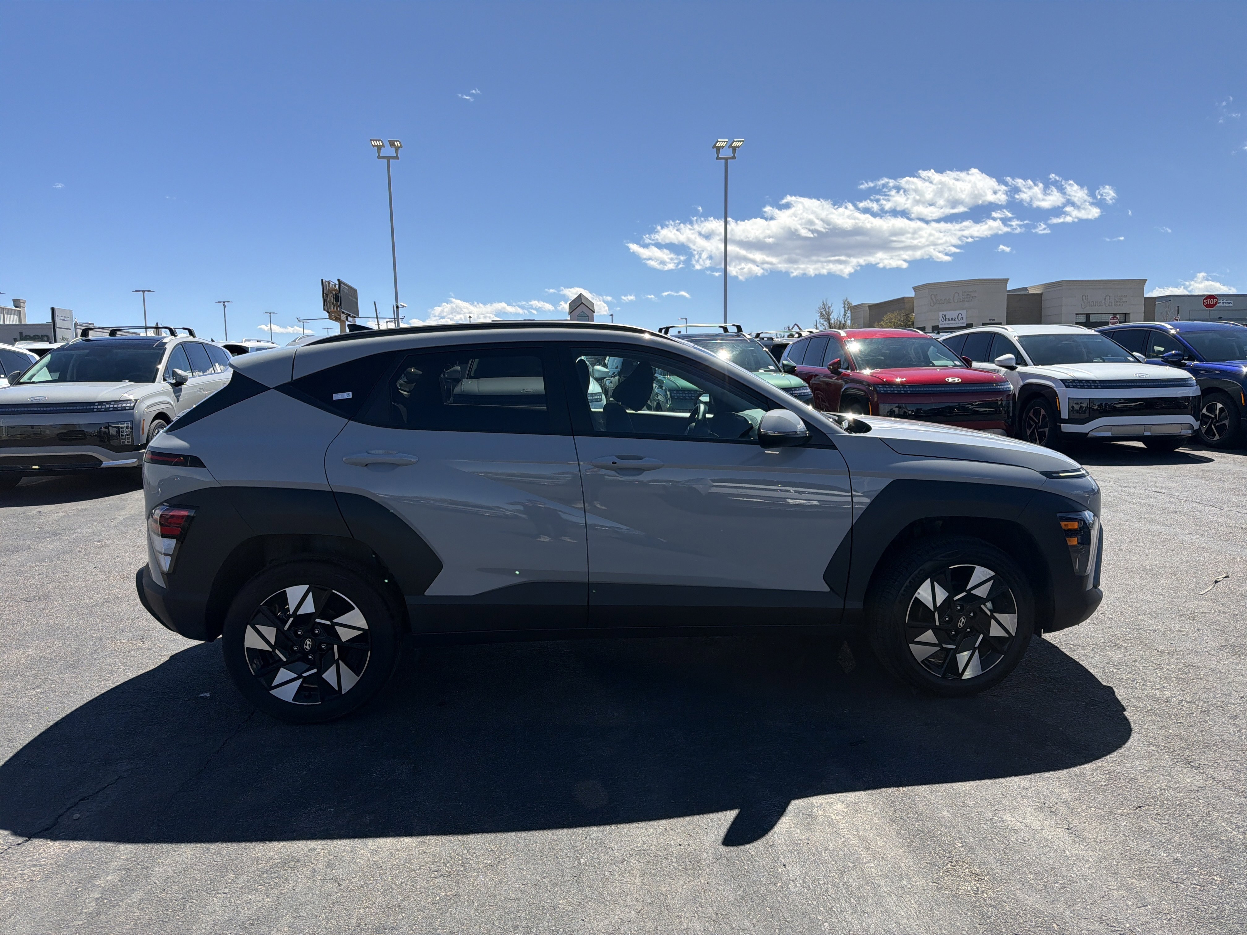 Used 2025 Hyundai Kona SEL image 8