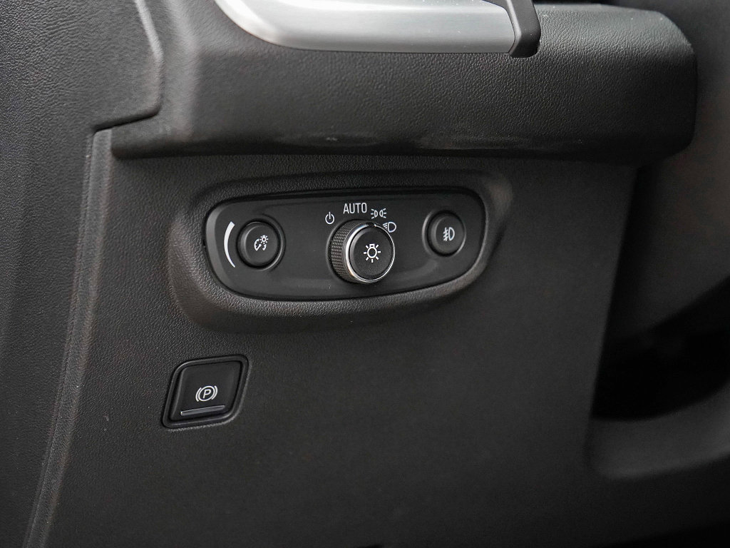 Used 2020 GMC Terrain SLT w/ Preferred Package image 18