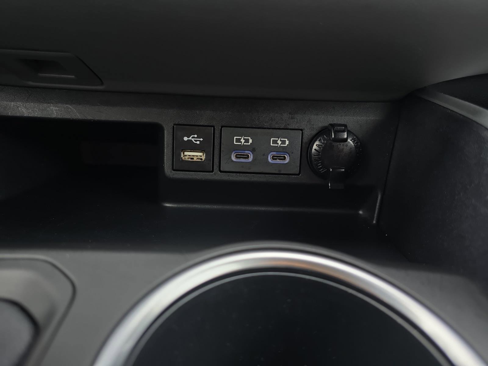 Used 2022 Toyota Highlander XLE image 24