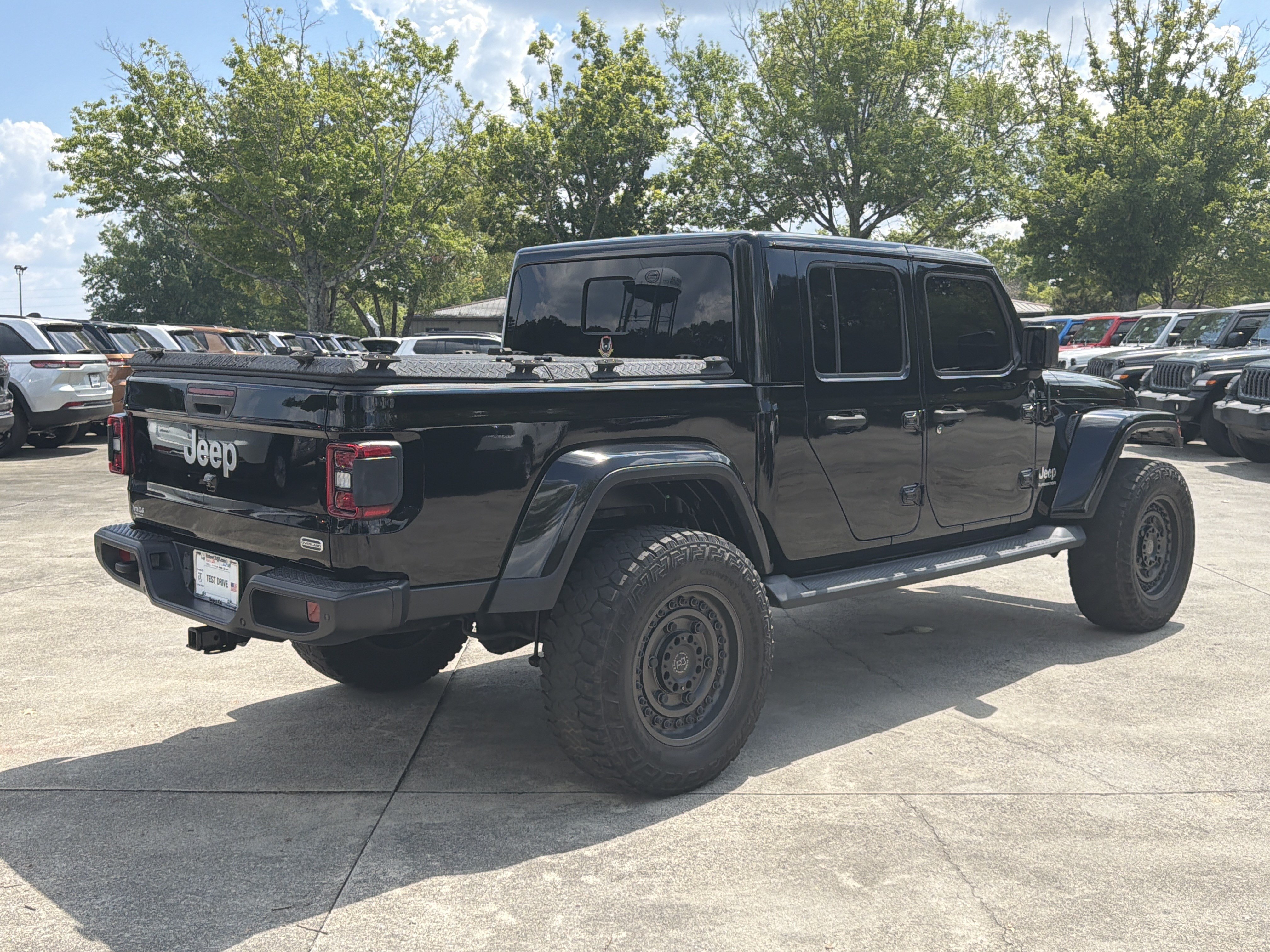 Used 2020 Jeep Gladiator Overland AWD/4WD image 7