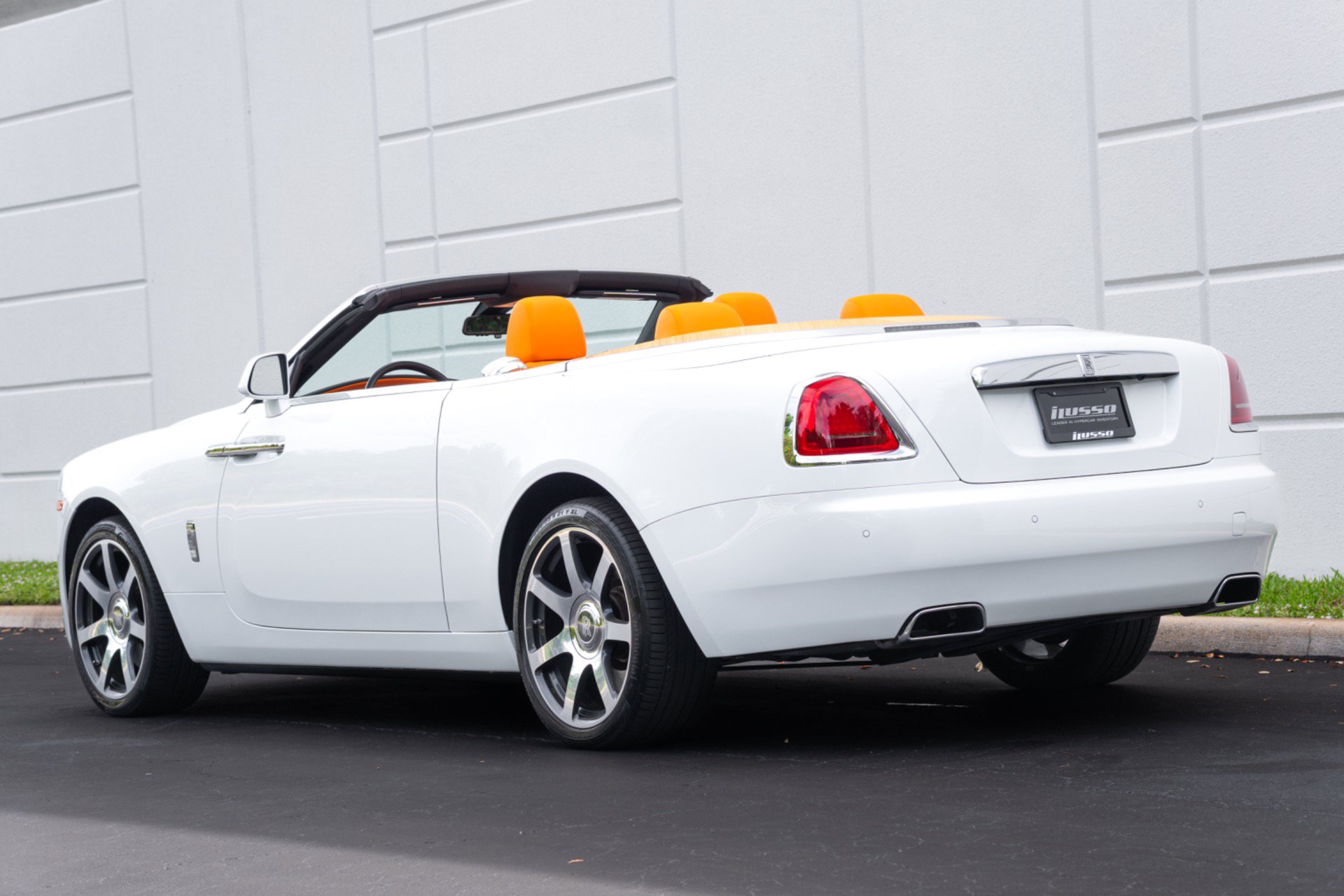 Used 2017 Rolls-Royce Dawn RWD image 35