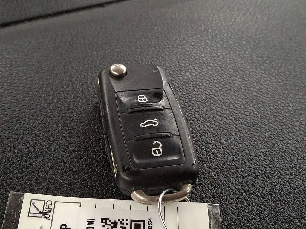 Used 2017 Volkswagen Jetta SE image 22