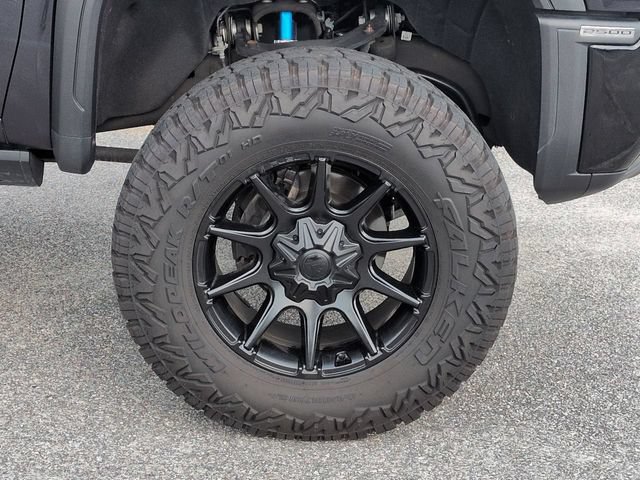 Used 2025 GMC Sierra 2500 AT4X AWD/4WD image 11