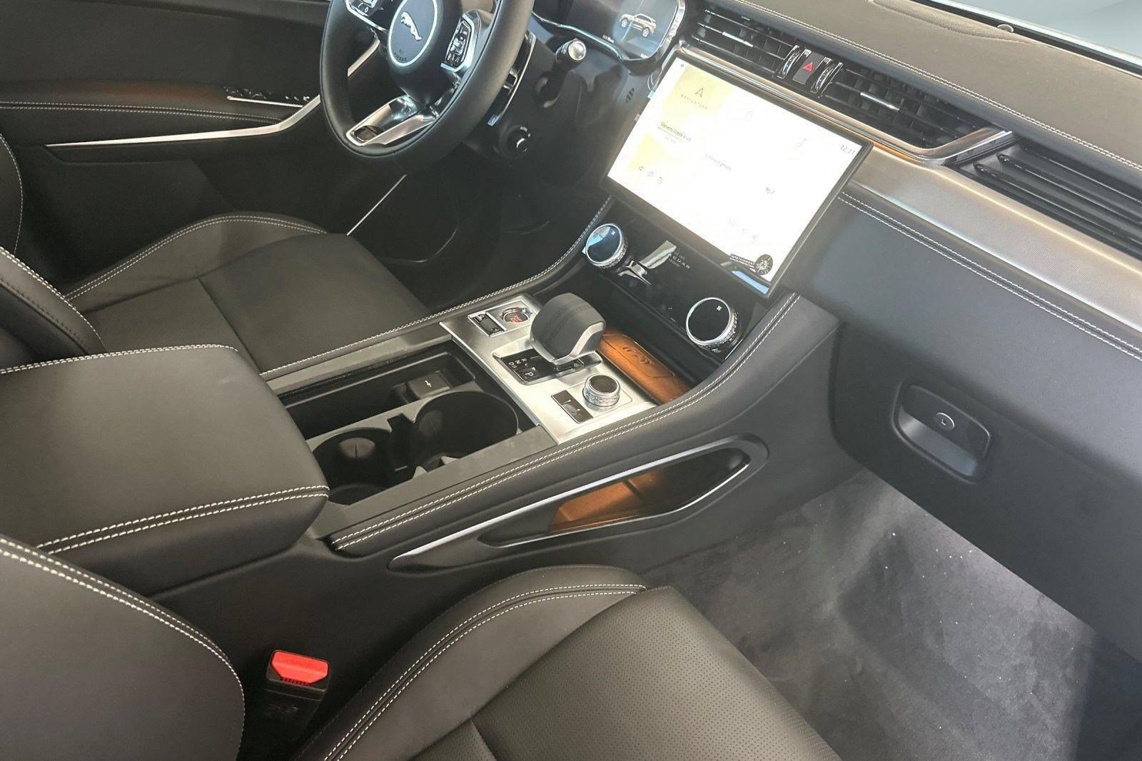 New 2026 Jaguar F-PACE R-Dynamic S AWD/4WD image 29