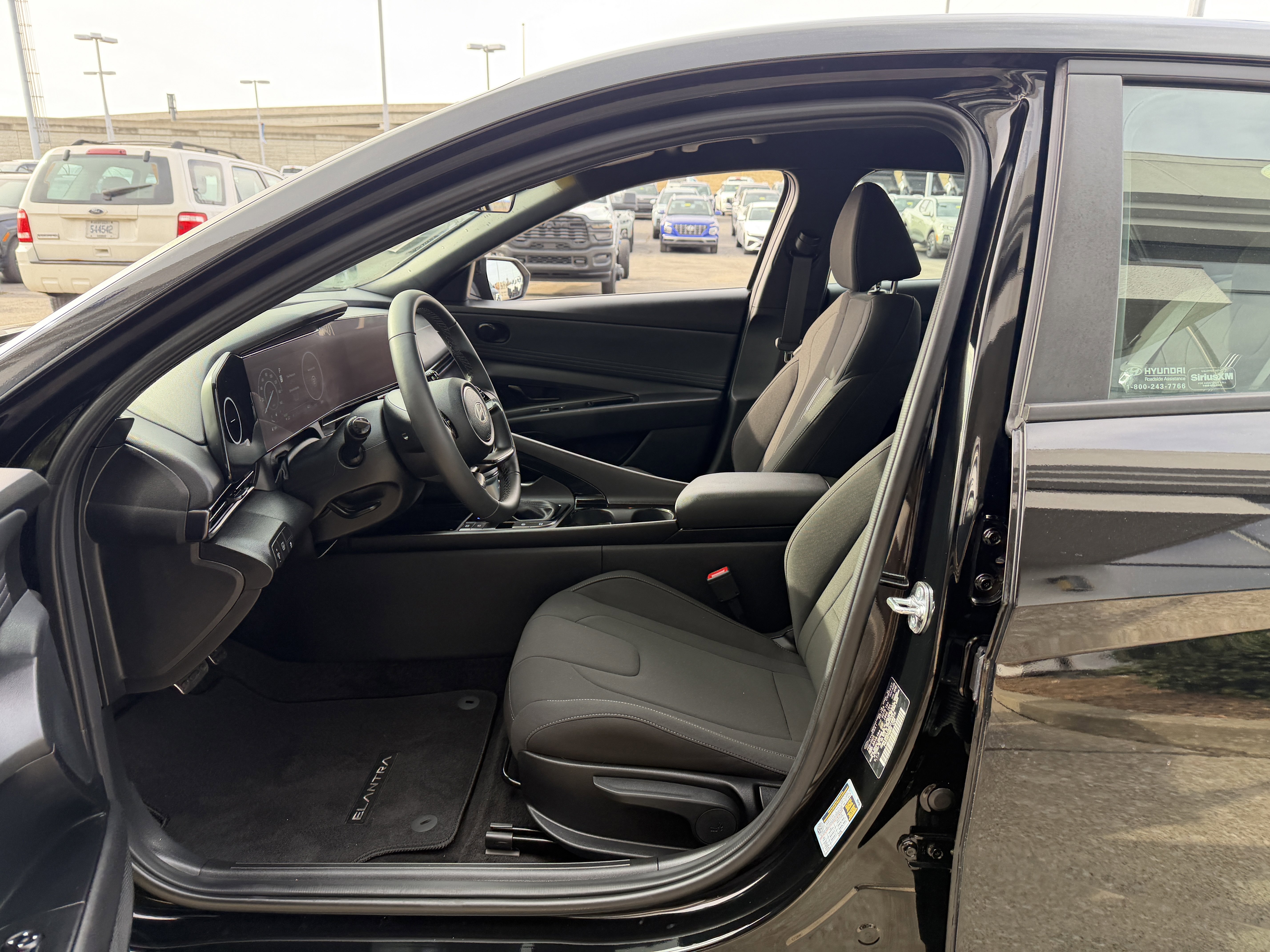 Certified 2025 Hyundai Elantra SEL image 24