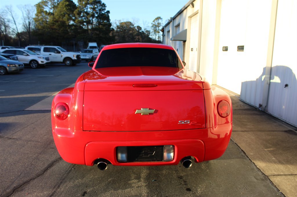 Used 2004 Chevrolet SSR w/ Preferred Equipment Group RWD image 13