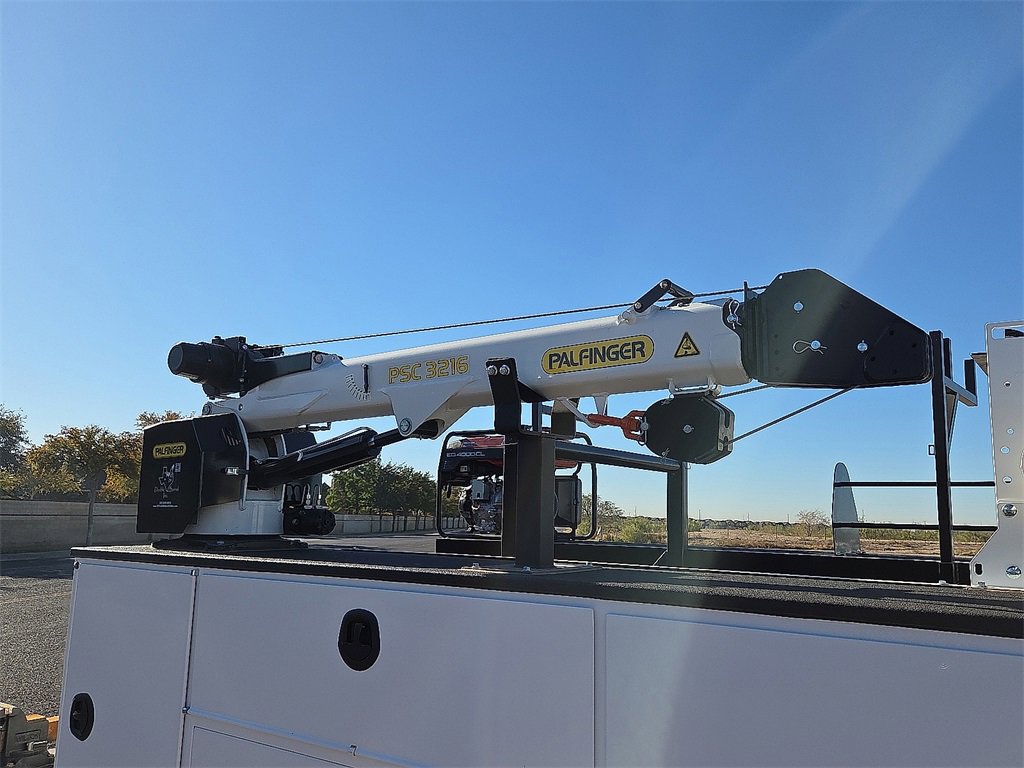 New 2025 Ford F350 XL w/ XL Chrome Package image 4