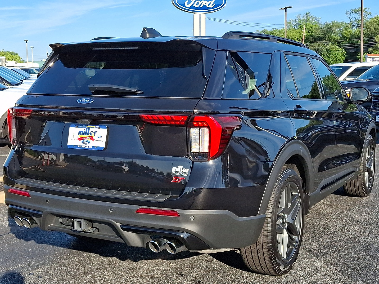 Used 2025 Ford Explorer ST AWD/4WD image 6