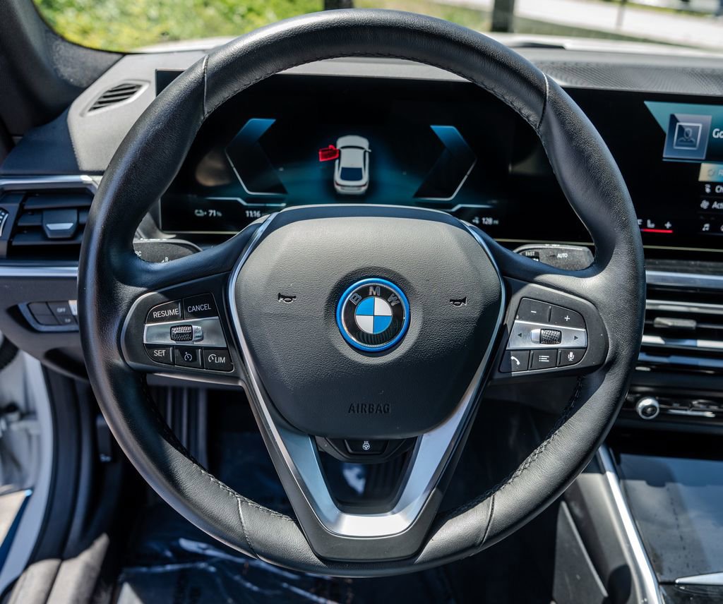 Used 2024 BMW i4 eDrive35 w/ Premium Package RWD image 5
