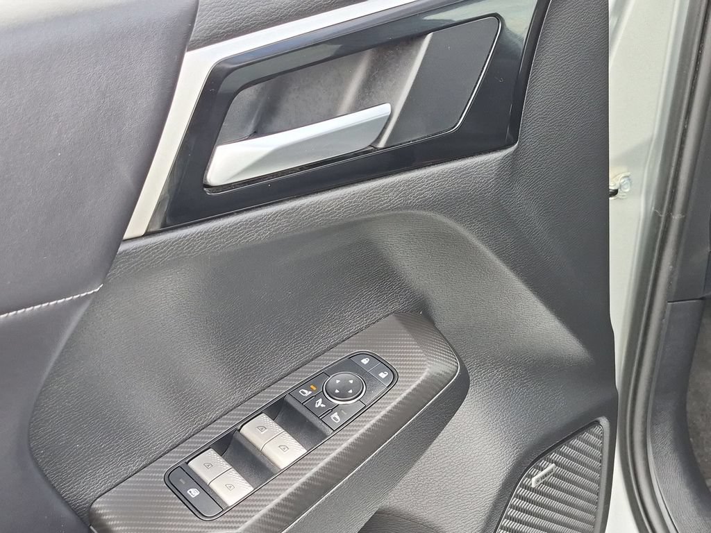 Used 2025 Mitsubishi Outlander SE AWD/4WD image 13