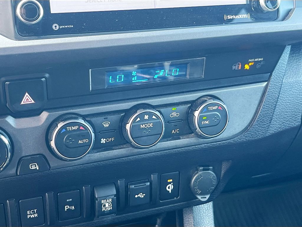 Used 2022 Toyota Tacoma TRD Off-Road w/ Technology Package image 15