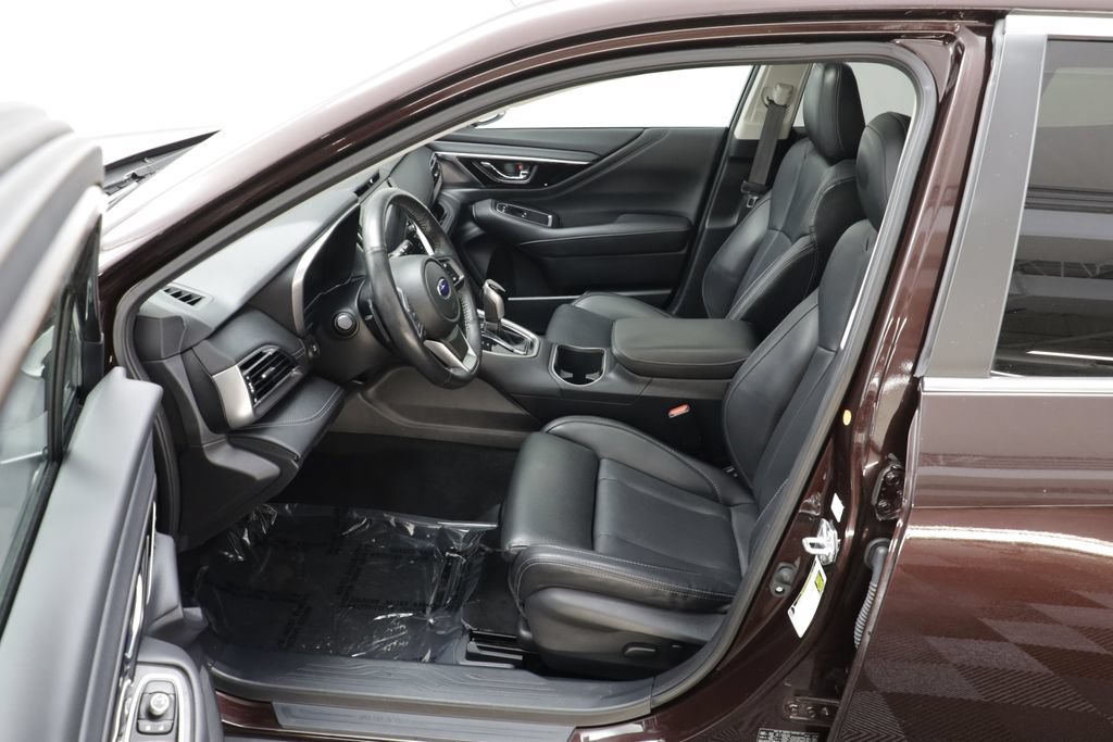 Used 2025 Subaru Outback Limited AWD/4WD image 6