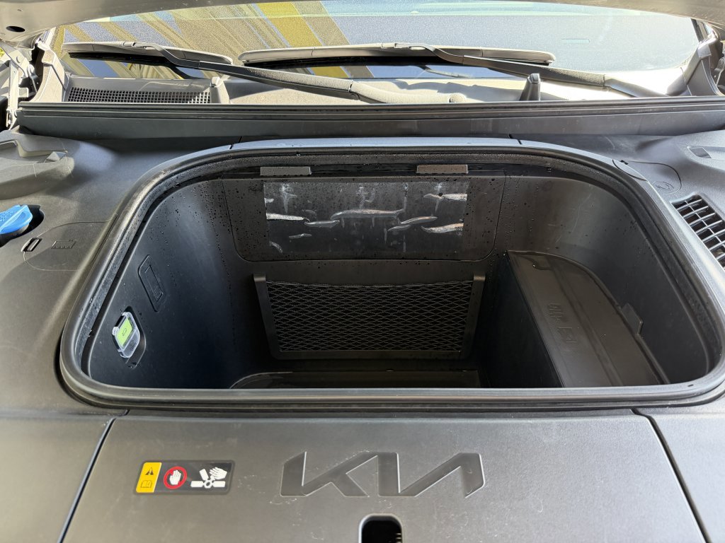 Used 2024 Kia EV9 Light Long Range RWD image 41