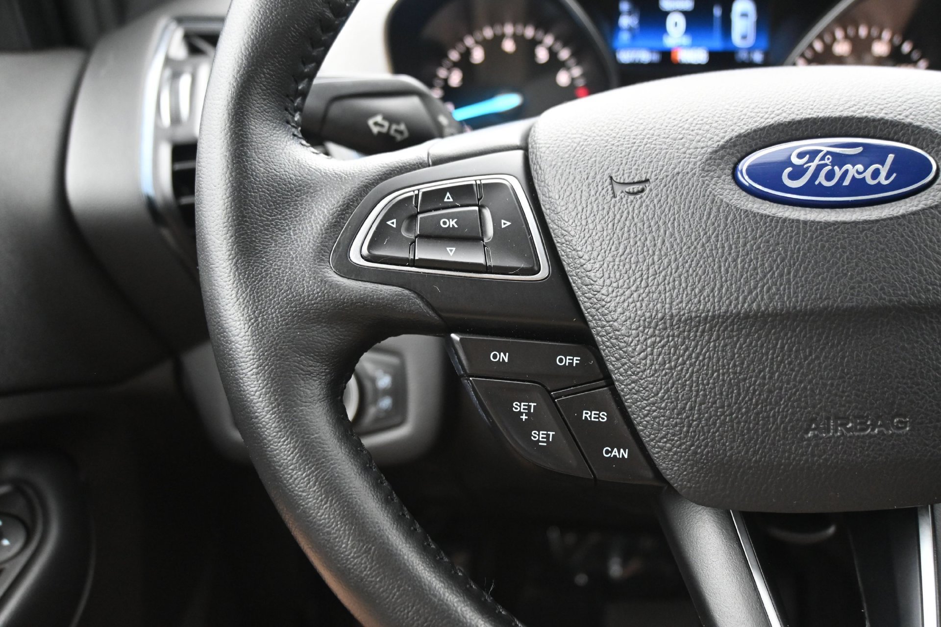 Used 2019 Ford Escape Titanium w/ U9j03 - Titanium Tow Package AWD/4WD image 21