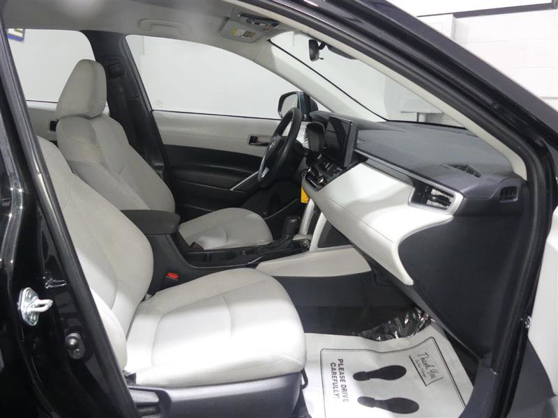 Used 2023 Toyota Corolla Cross L AWD/4WD image 21