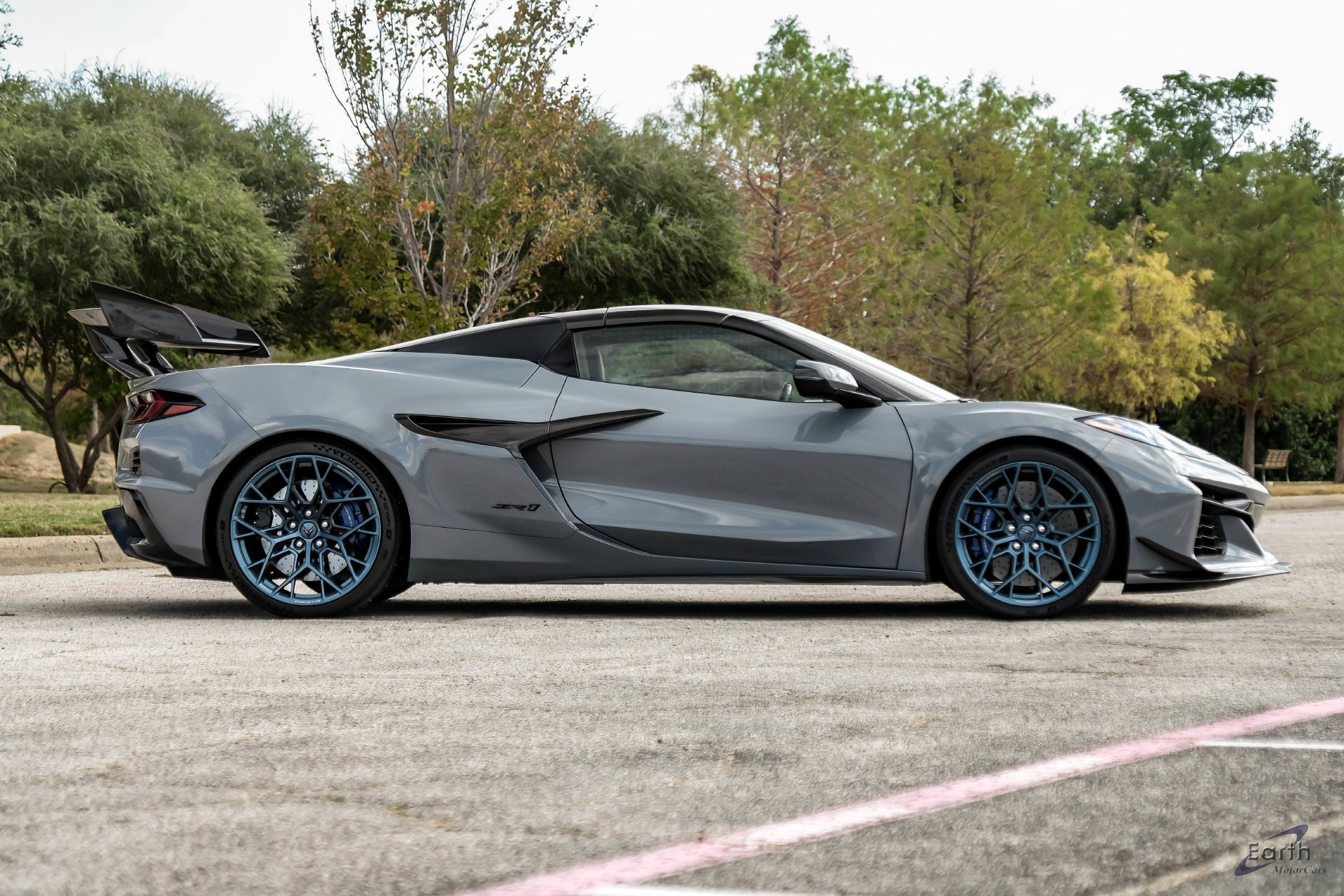 Used 2025 Chevrolet Corvette ZR1 w/ ZR1 Carbon Fiber Aero Package RWD image 30