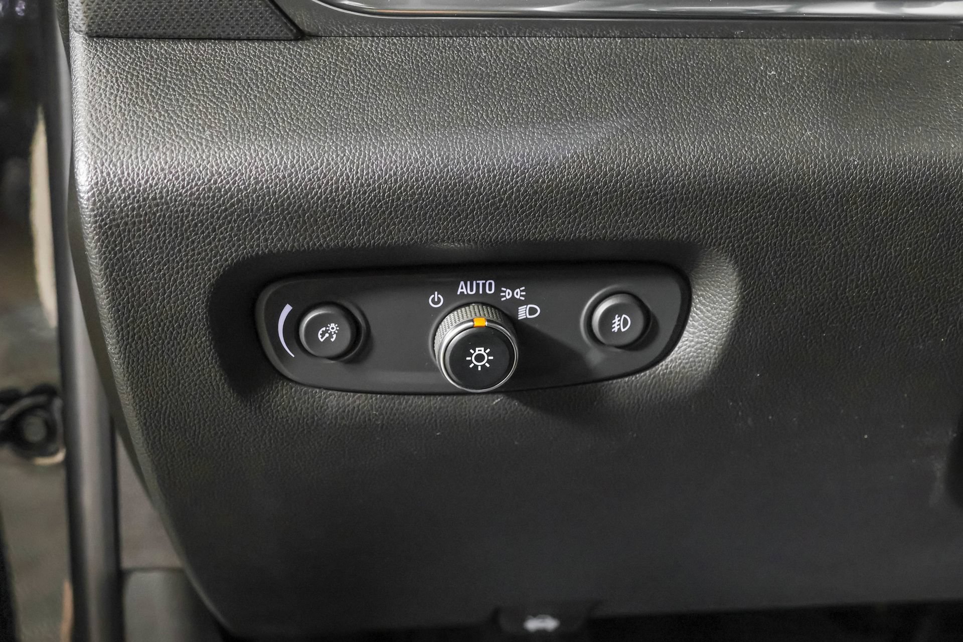 Used 2020 Chevrolet Traverse Premier w/ Redline Edition AWD/4WD image 26
