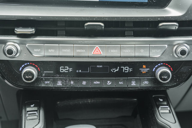 Used 2025 Kia Telluride S AWD/4WD image 29