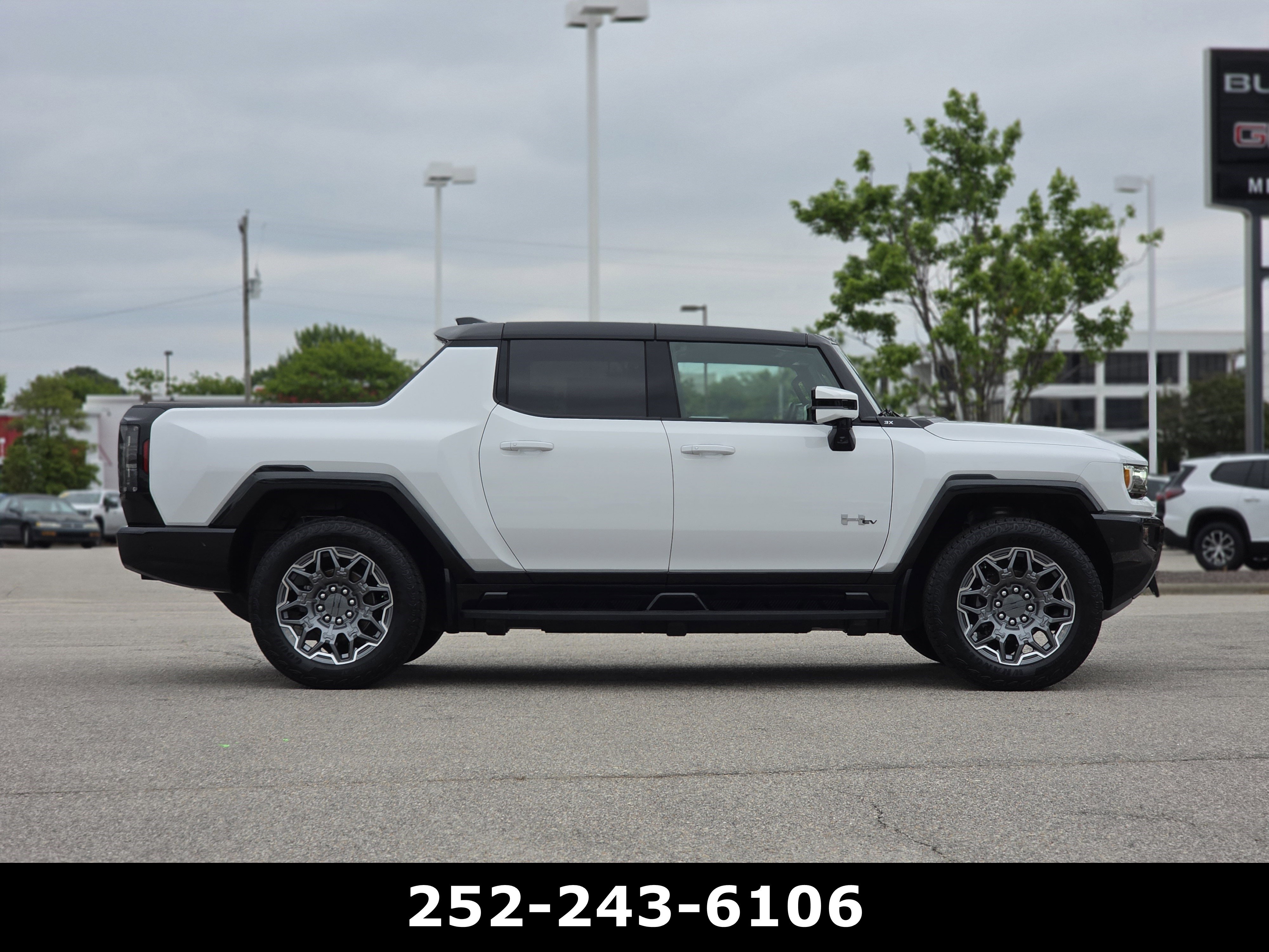 Used 2025 GMC Hummer EV 3X AWD/4WD image 8