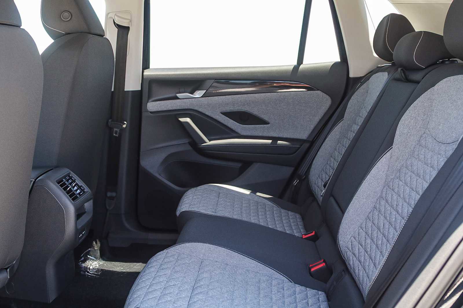 New 2025 Volkswagen Tiguan S w/ 18" Wheel Package image 19