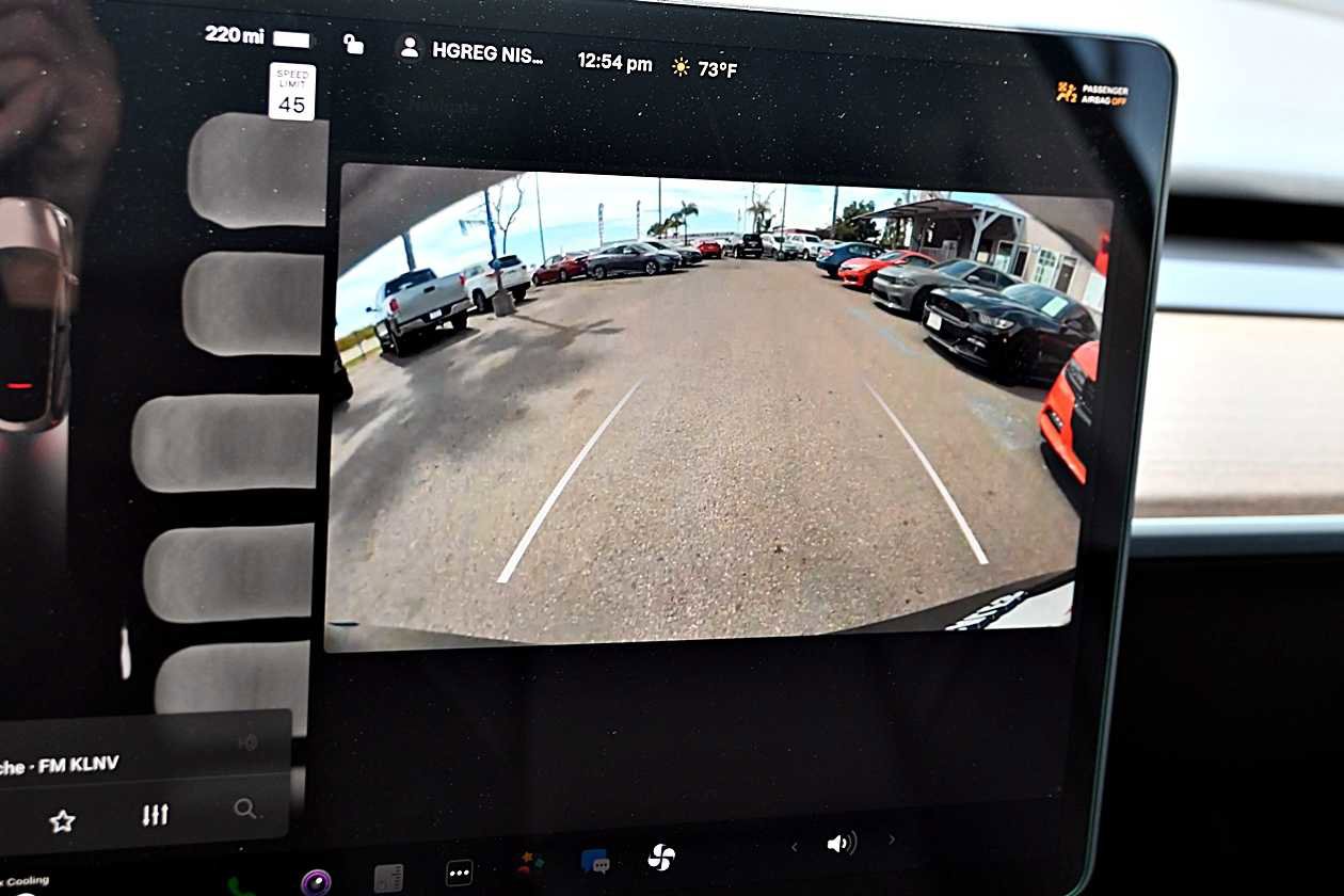 Used 2022 Tesla Model Y Performance AWD/4WD image 25
