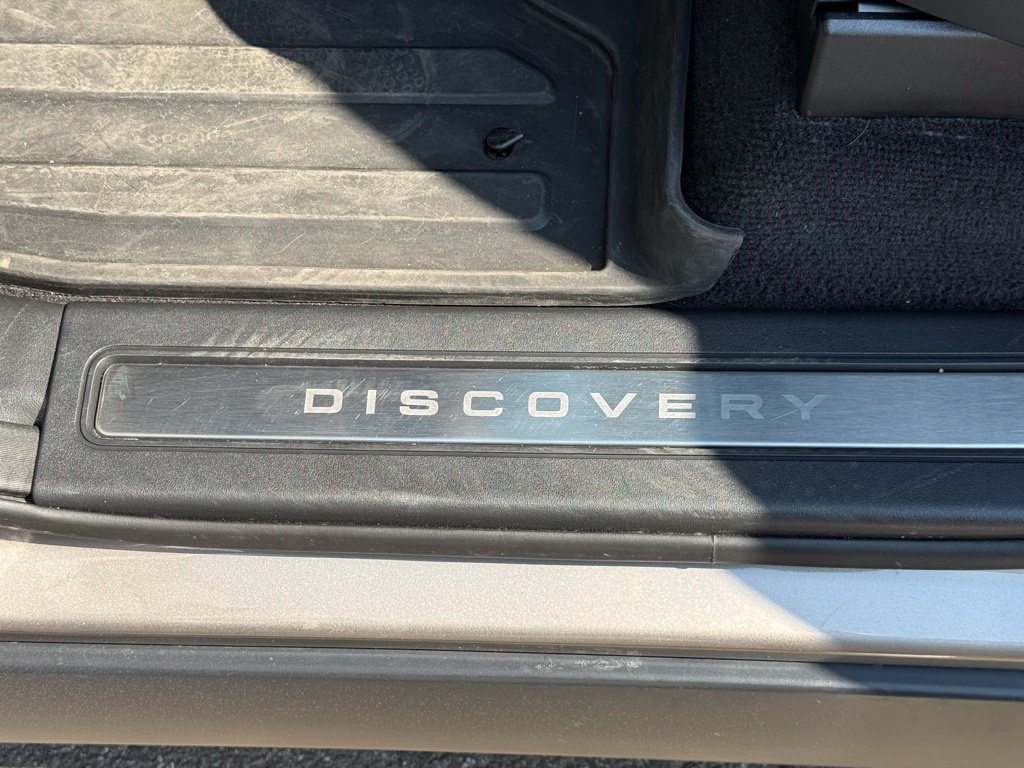 Certified 2025 Land Rover Discovery Dynamic SE AWD/4WD image 13