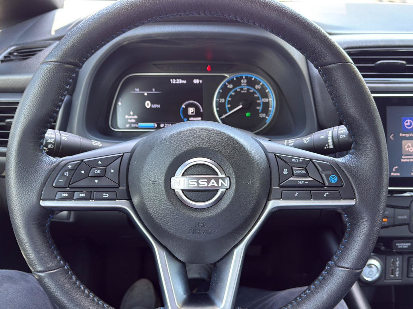 Certified 2025 Nissan Leaf SV Plus FWD image 23