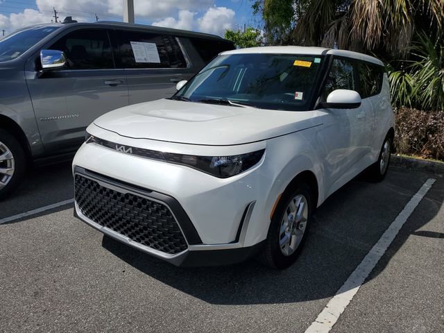Certified 2024 Kia Soul S image 2