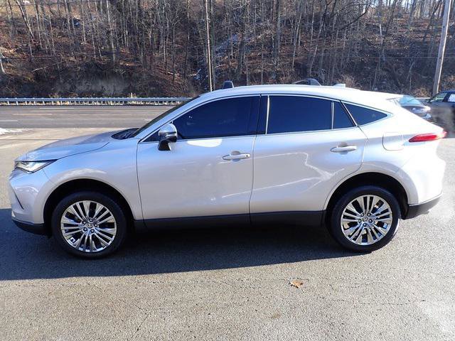 Certified 2023 Toyota Venza XLE image 9