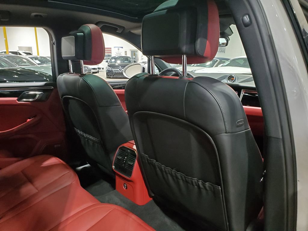 Used 2021 Porsche Macan S image 22