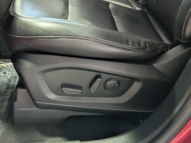 Used 2020 Ford Explorer XLT w/ Equipment Group 202A AWD/4WD image 14