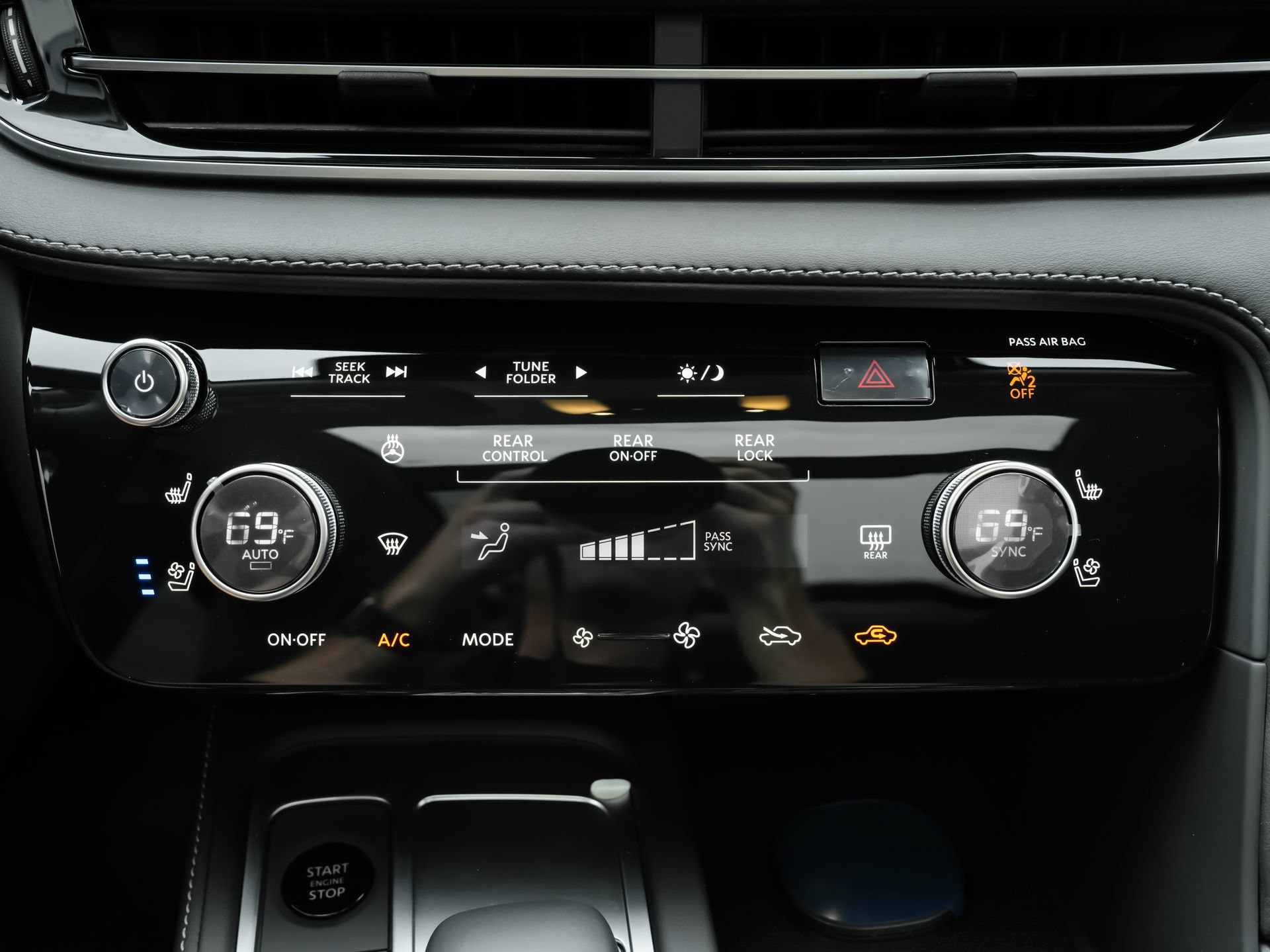 New 2027 INFINITI QX60 Luxe w/ Cargo Package FWD image 16