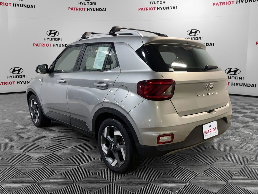 Certified 2023 Hyundai Venue SEL image 6