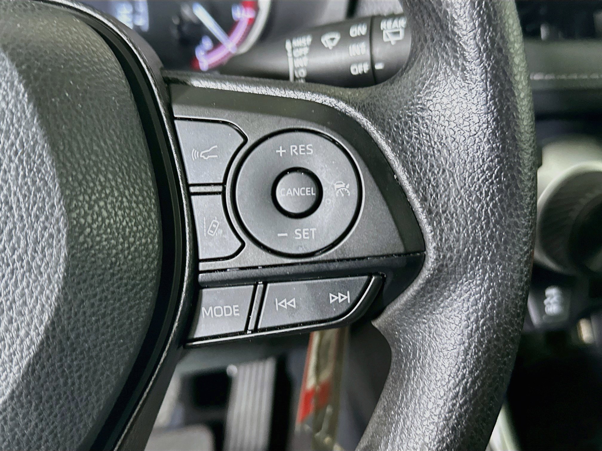 Certified 2025 Toyota RAV4 LE FWD image 17