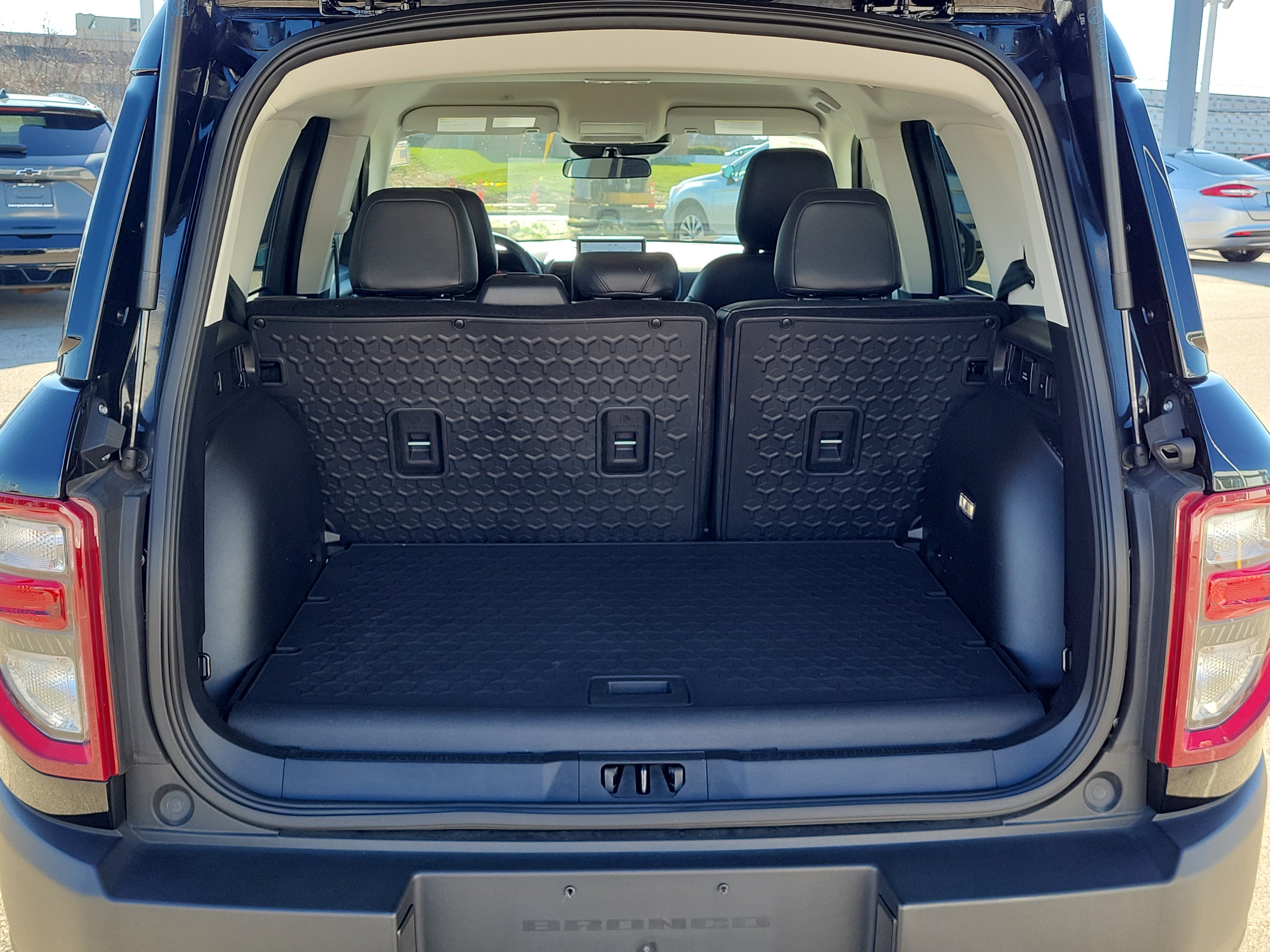 Used 2023 Ford Bronco Sport Badlands image 8