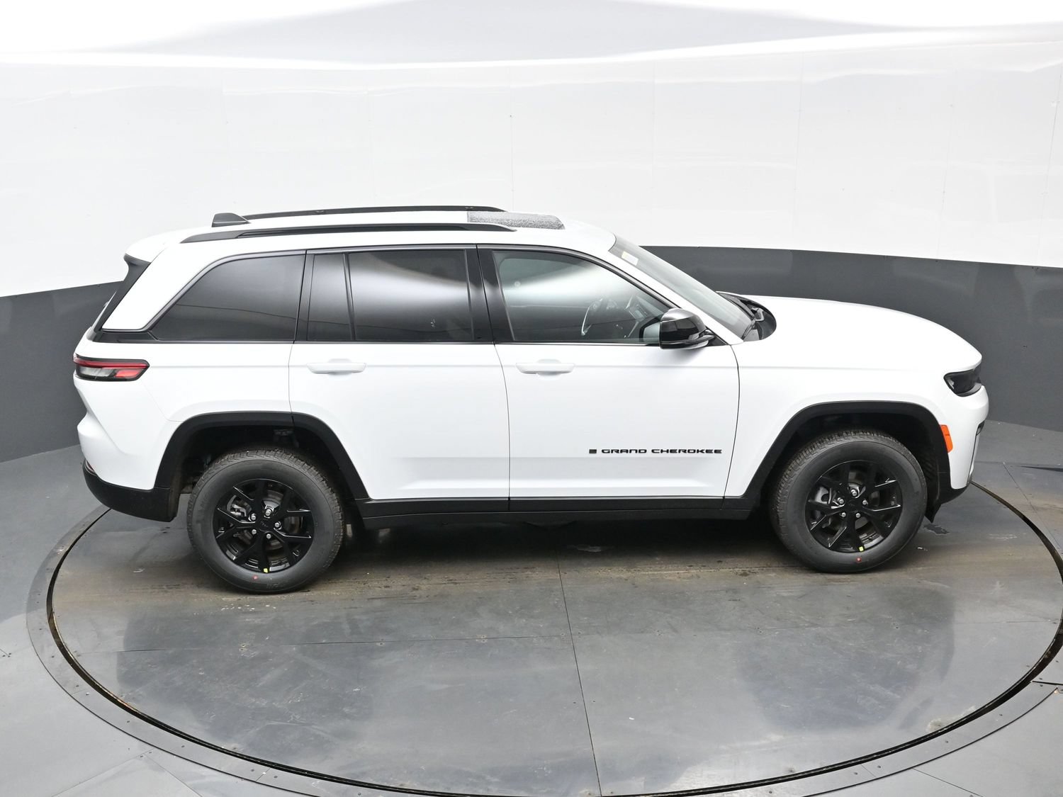 New 2026 Jeep Grand Cherokee Altitude AWD/4WD image 26
