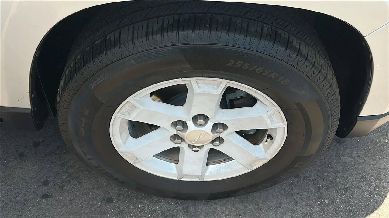 Used 2014 GMC Acadia SLE FWD image 15