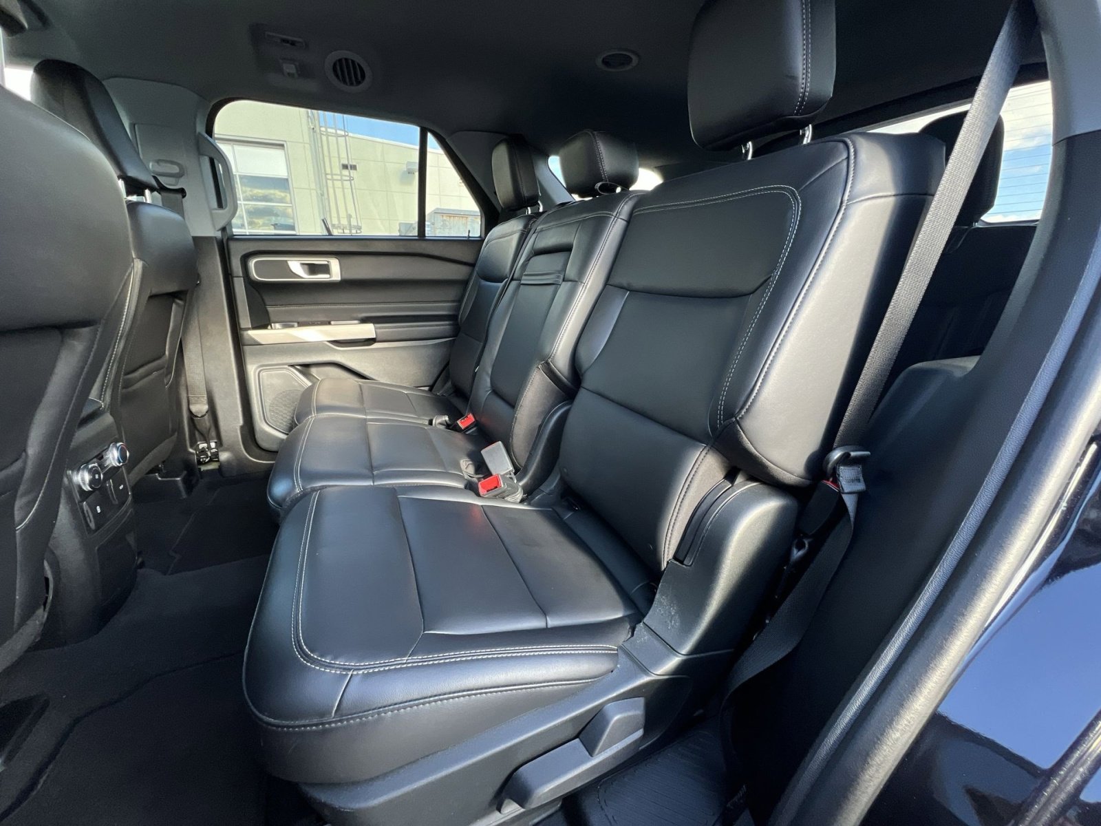 Certified 2022 Ford Explorer XLT w/ Equipment Group 202A image 24