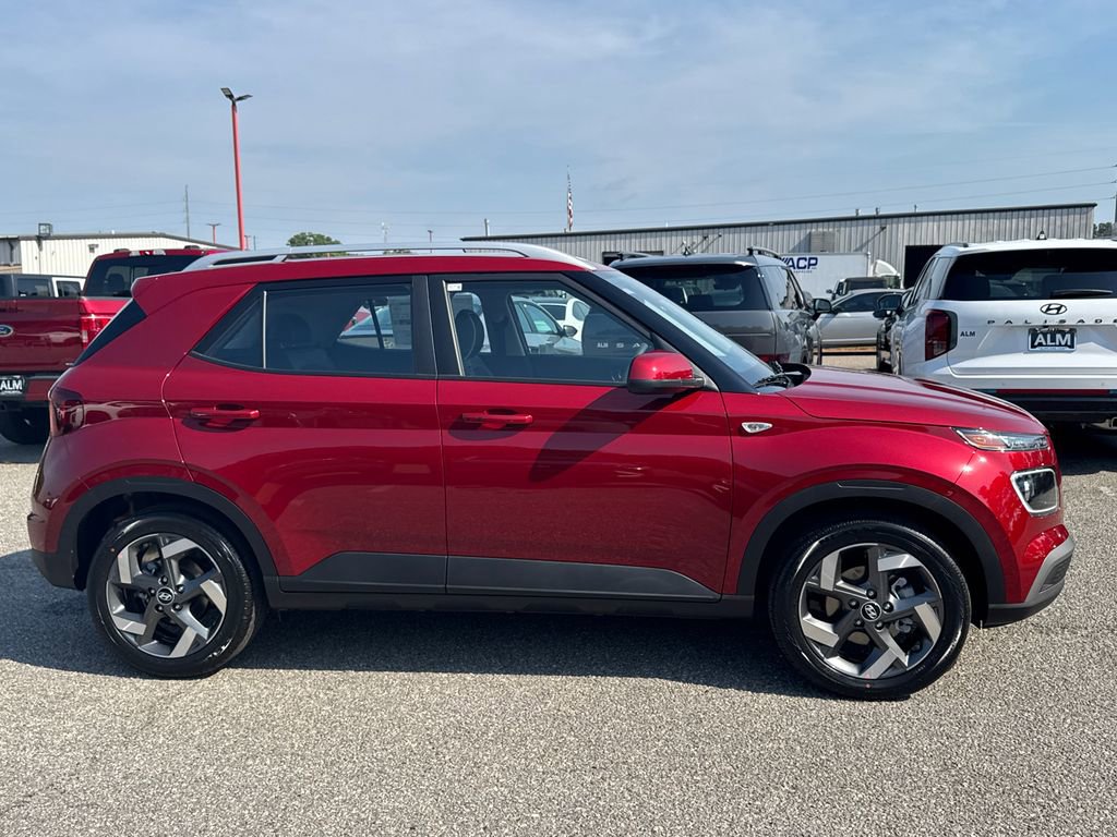 New 2025 Hyundai Venue Limited image 3