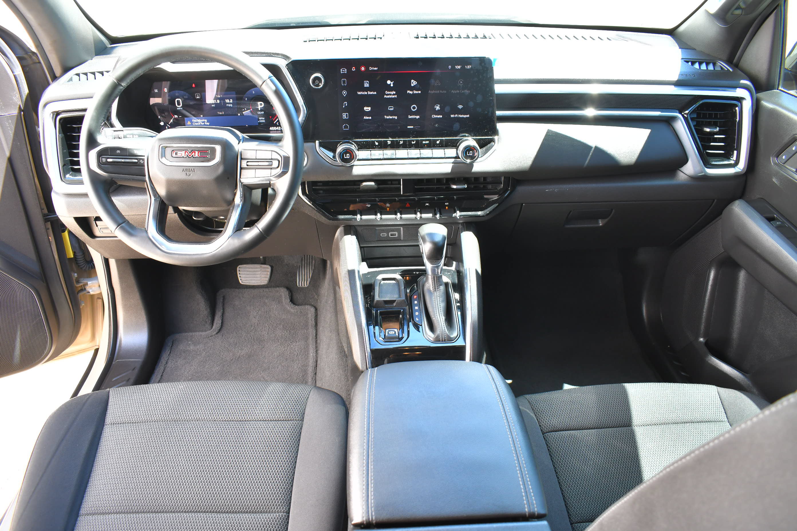 Used 2024 GMC Canyon Elevation w/ Convenience Package RWD image 16