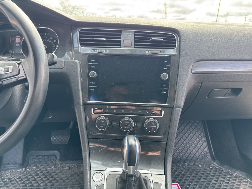 Used 2019 Volkswagen e-Golf SE w/ Driver Assistance Package FWD image 9
