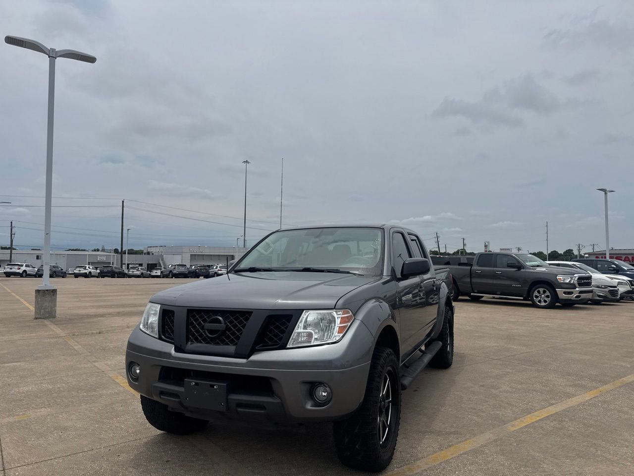 Certified 2020 Nissan Frontier SV w/ Midnight Edition Floor Mats RWD image 7