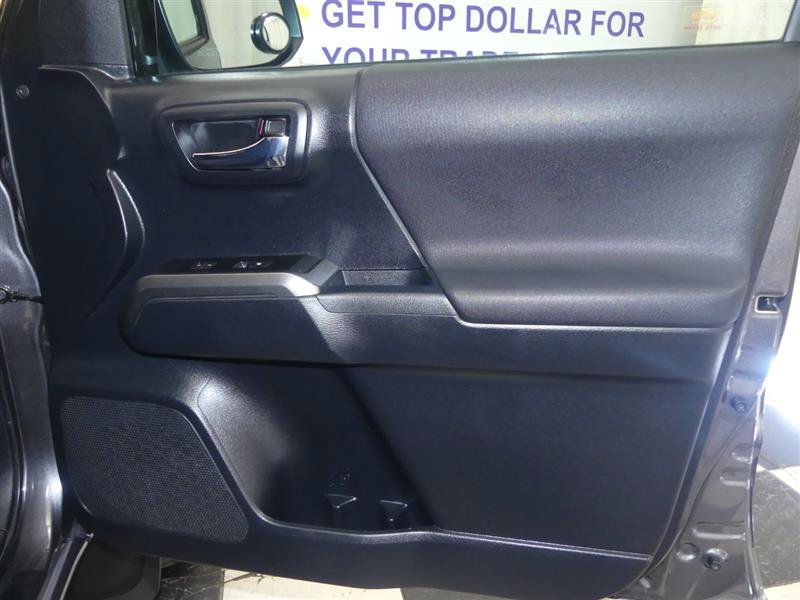 Used 2019 Toyota Tacoma TRD Sport AWD/4WD image 25