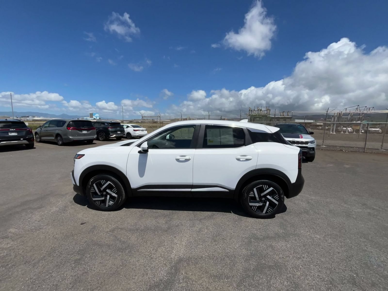 Used 2025 Nissan Kicks SV FWD image 9