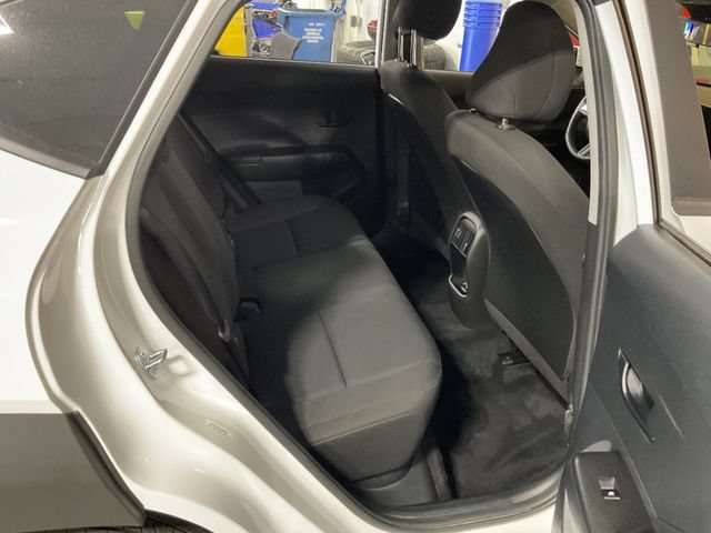 Used 2025 Hyundai Kona SEL FWD image 11
