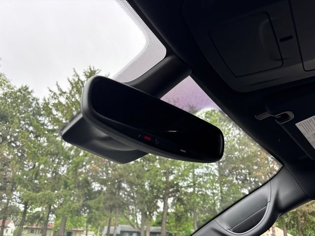 New 2027 Chrysler Pacifica Select w/ Family Tech Group FWD image 29