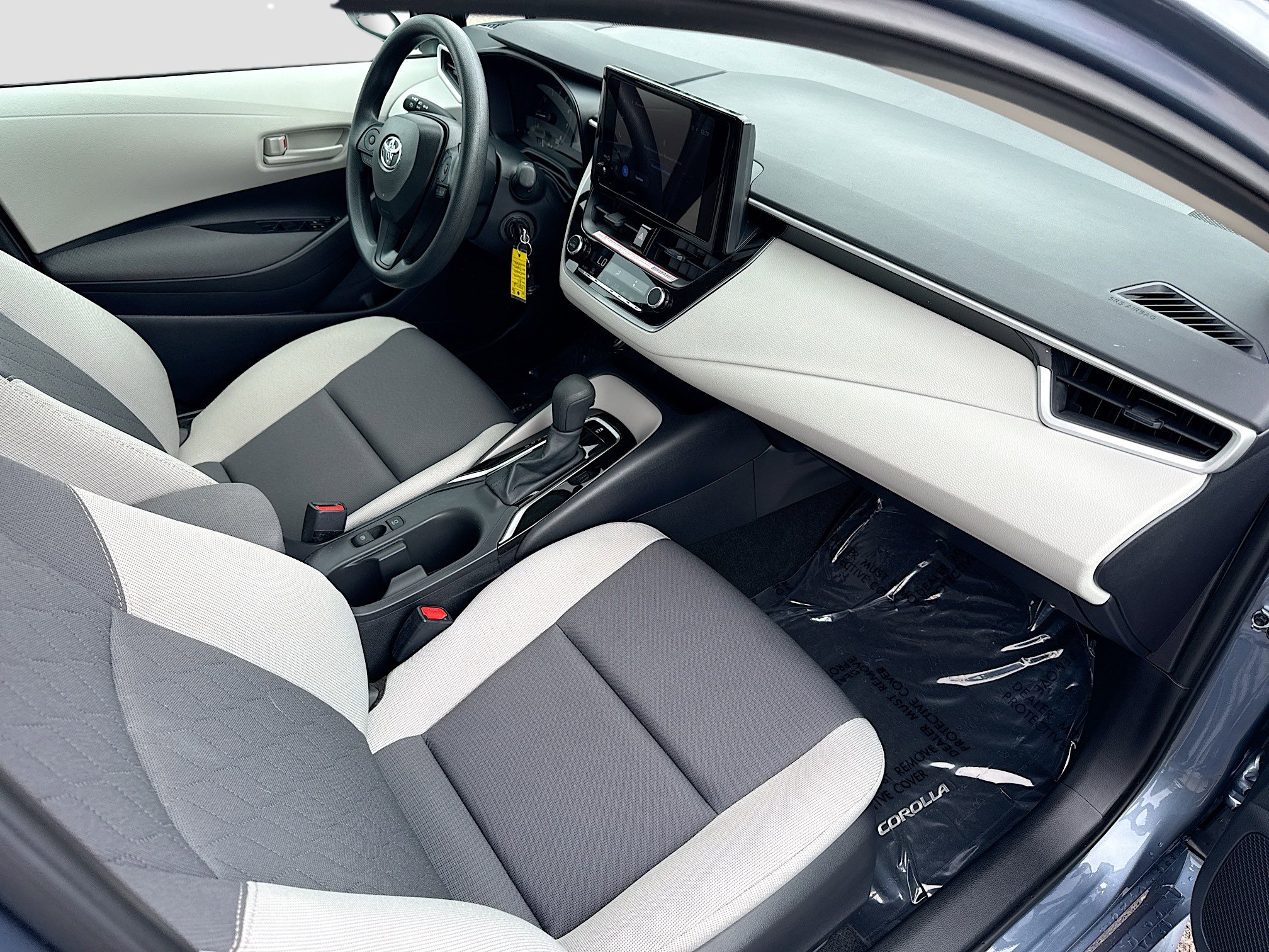 Used 2025 Toyota Corolla LE image 13