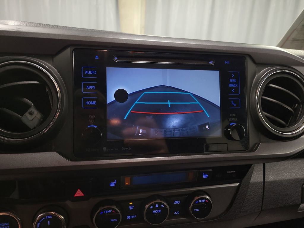 Used 2016 Toyota Tacoma TRD Off-Road w/ Premium & Technology Package image 17