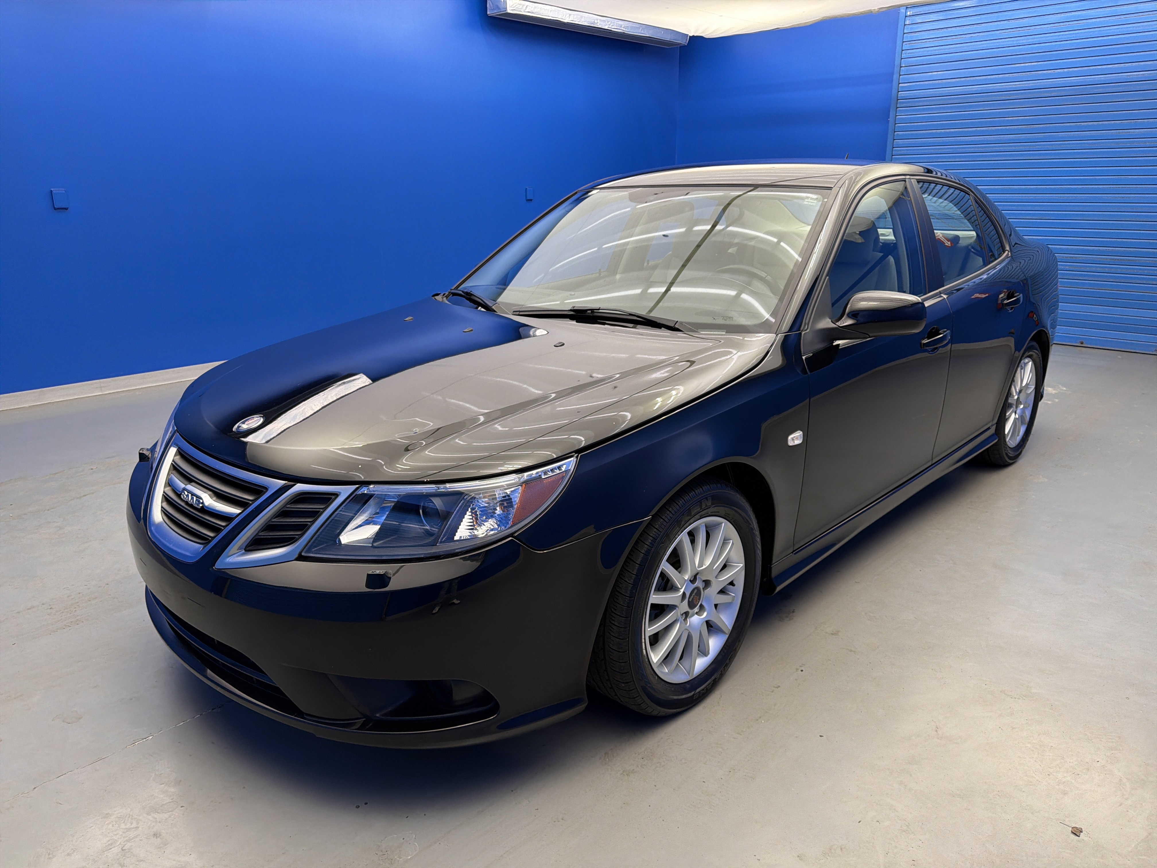 Used 2009 Saab 9-3 2.0T w/ Cold Weather Package image 4