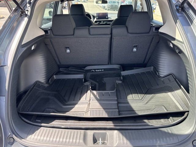 Used 2023 Honda HR-V LX image 16